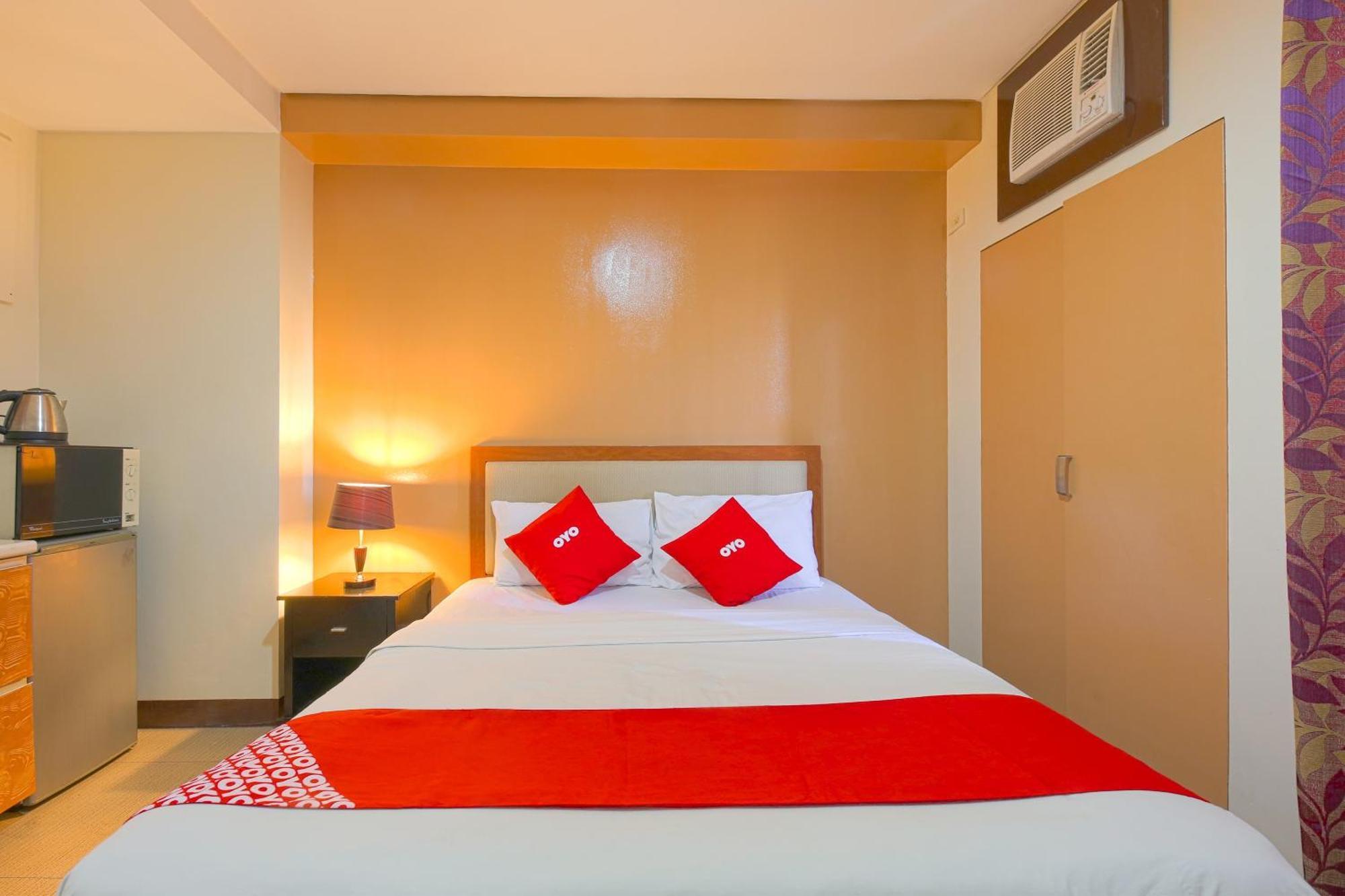 โอโย 769 โพเบลเชียน สวีทส์ โพลาริส Hotel Makati City ภายนอก รูปภาพ
