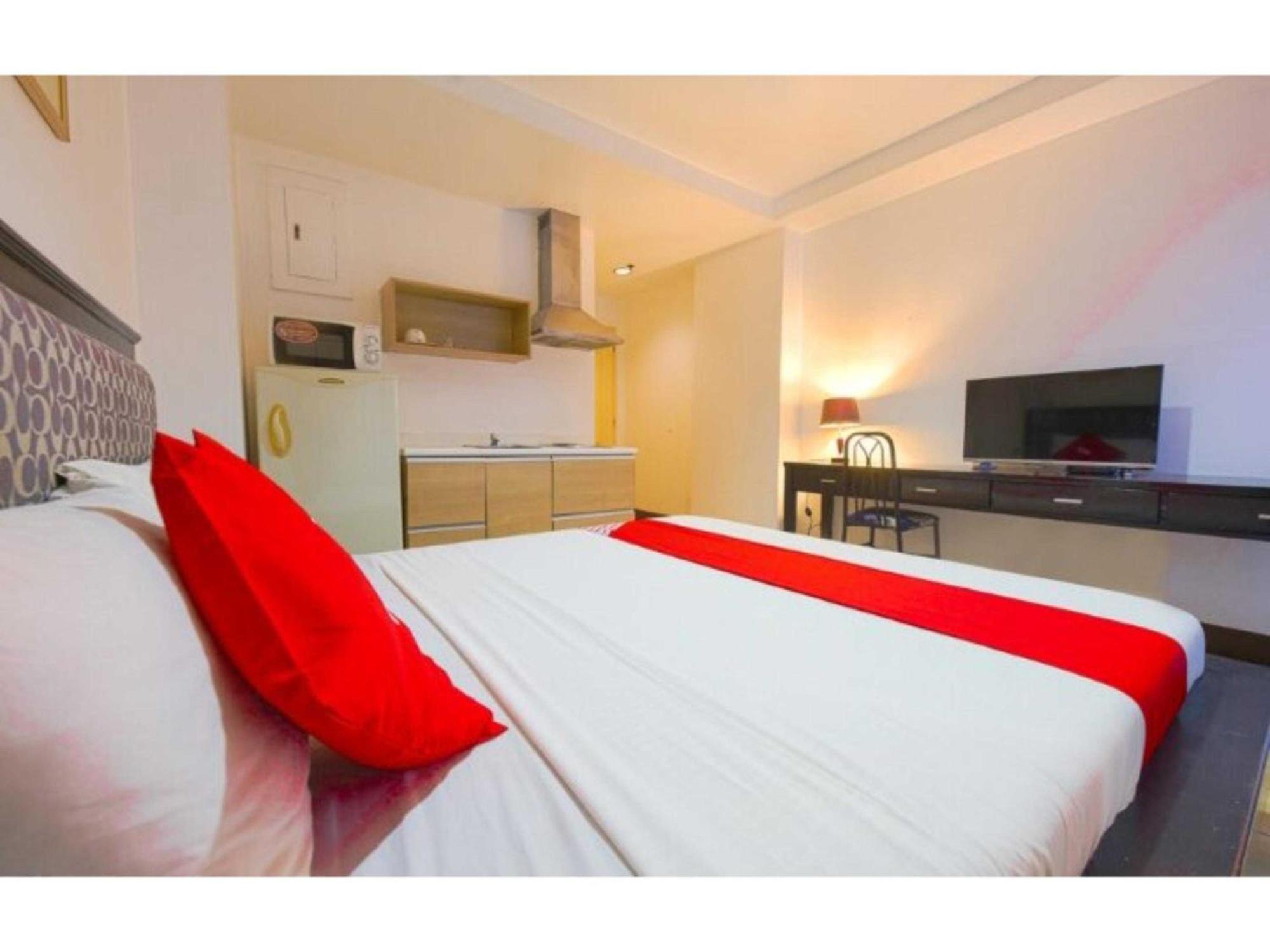 โอโย 769 โพเบลเชียน สวีทส์ โพลาริส Hotel Makati City ภายนอก รูปภาพ