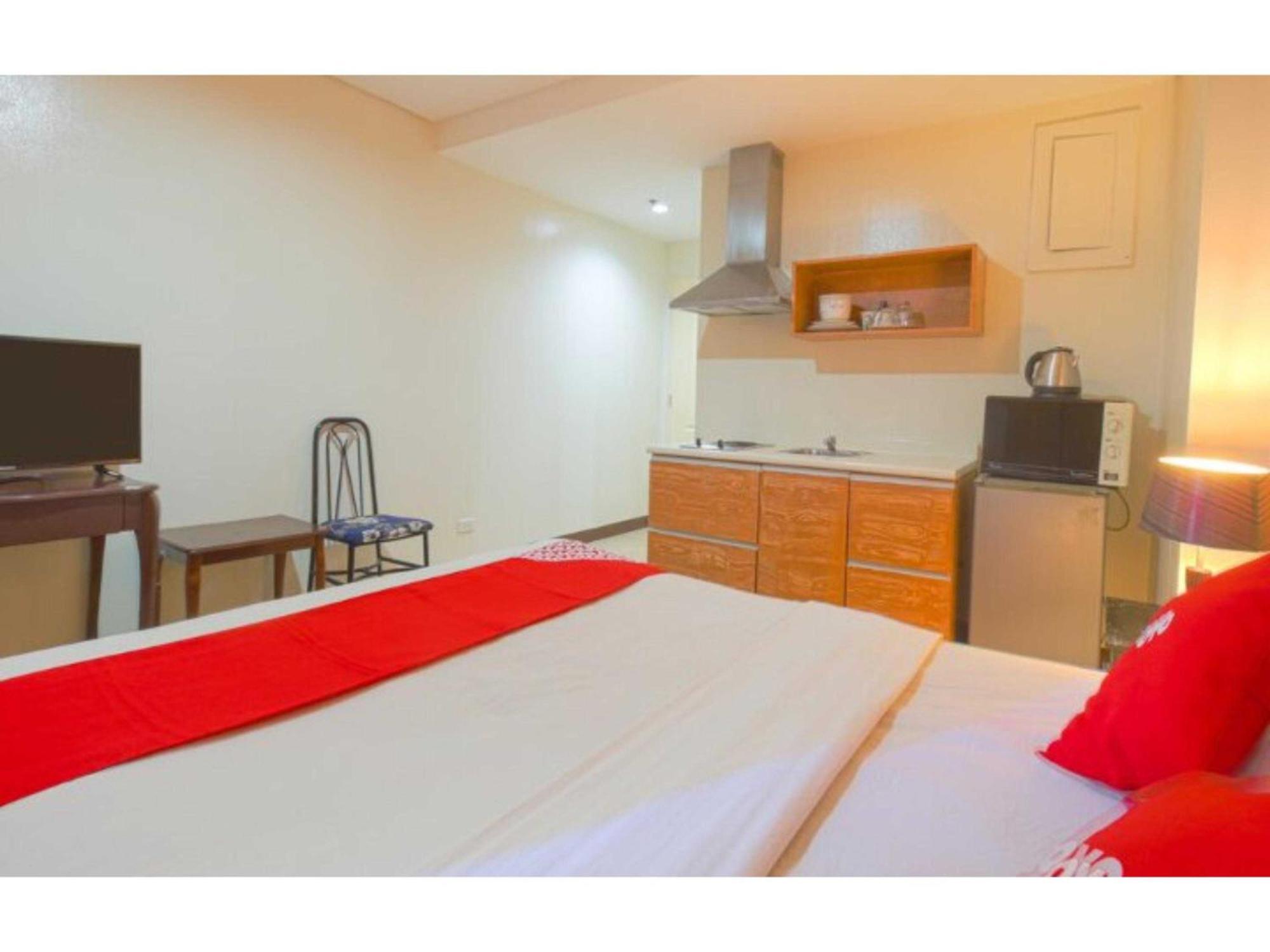 โอโย 769 โพเบลเชียน สวีทส์ โพลาริส Hotel Makati City ภายนอก รูปภาพ