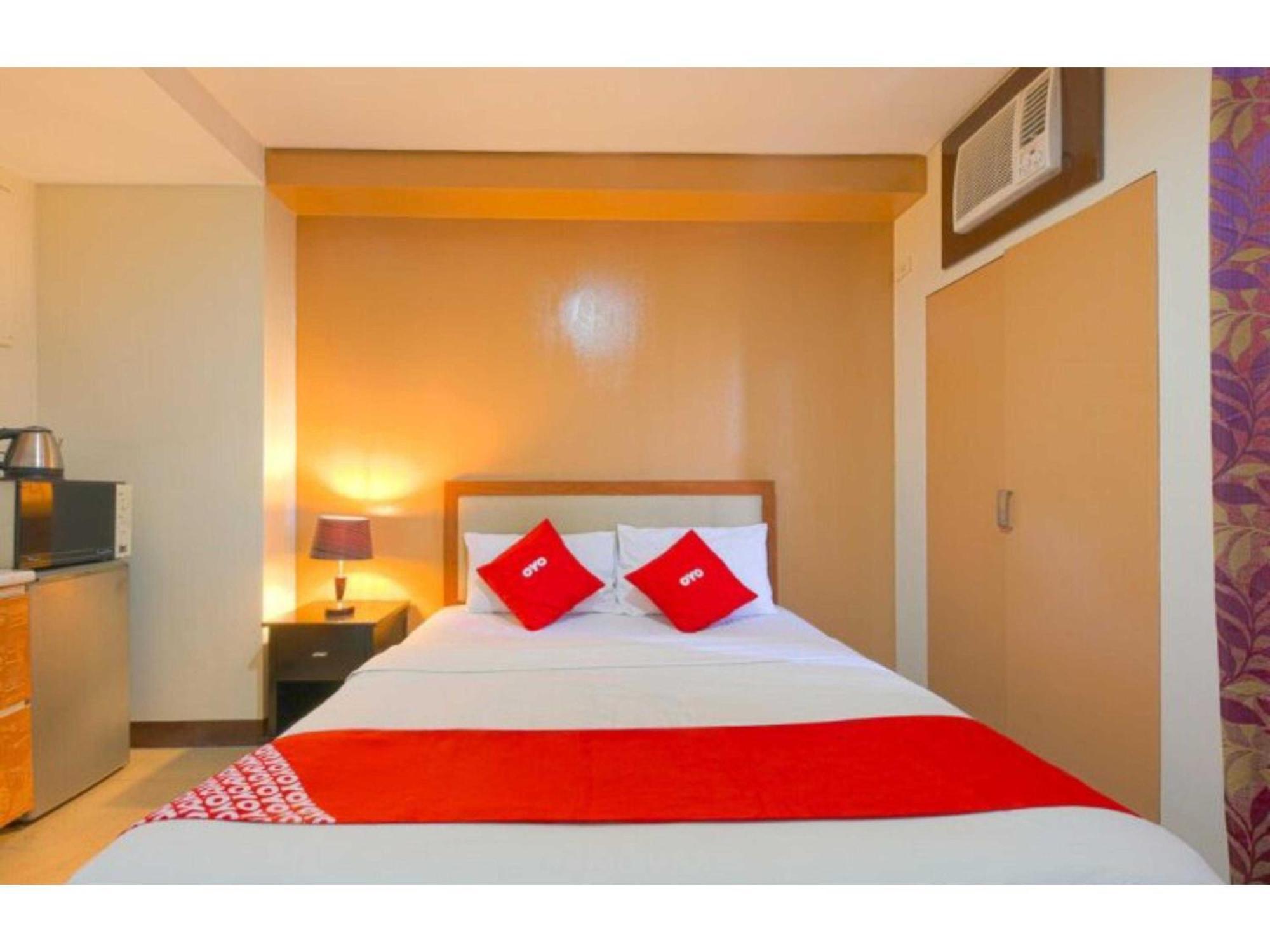โอโย 769 โพเบลเชียน สวีทส์ โพลาริส Hotel Makati City ภายนอก รูปภาพ