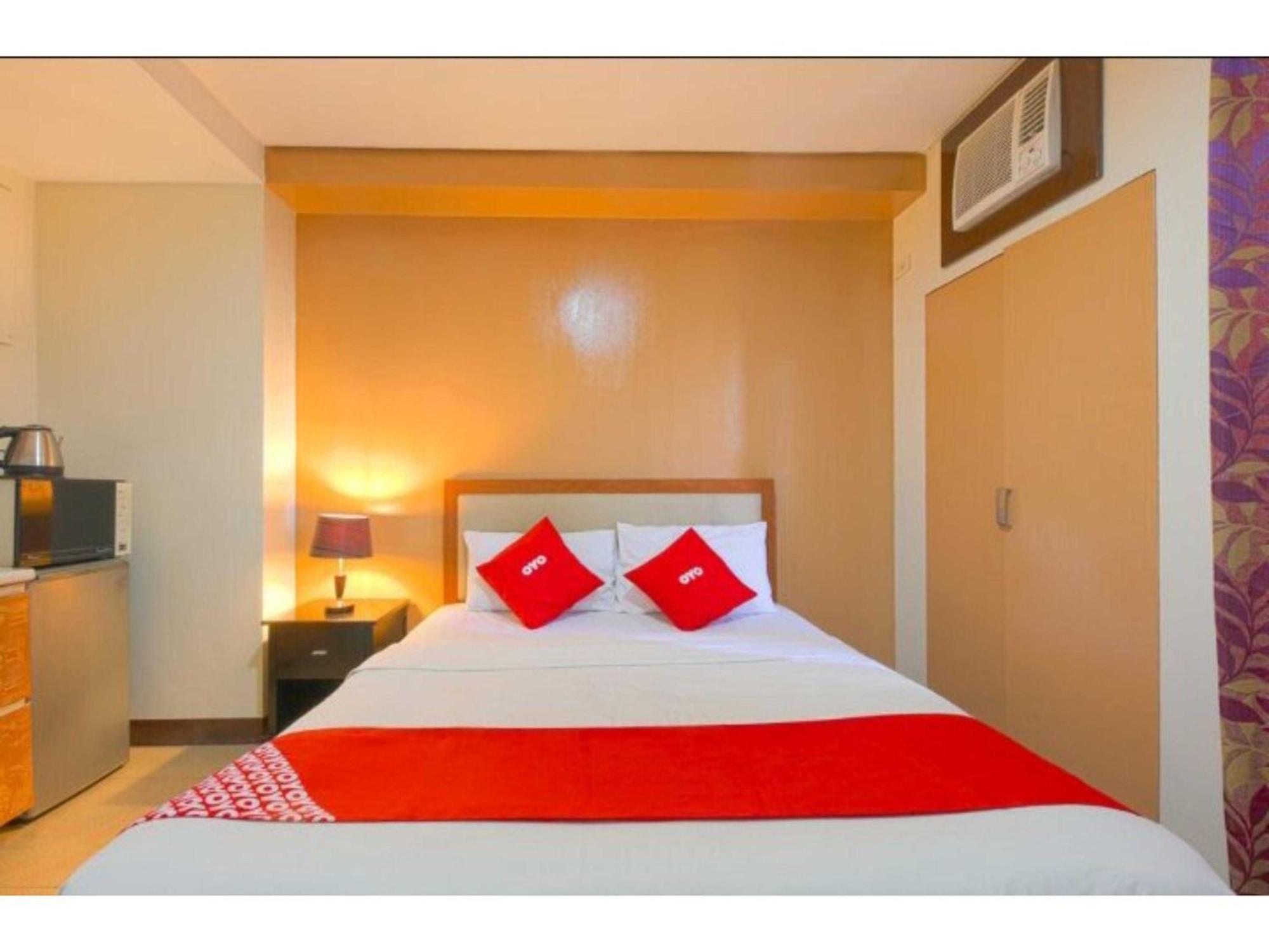 โอโย 769 โพเบลเชียน สวีทส์ โพลาริส Hotel Makati City ภายนอก รูปภาพ